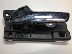 Ручка двери внутренняя левая Jeep Grand Cherokee WK2 2014-2021 68079303AB