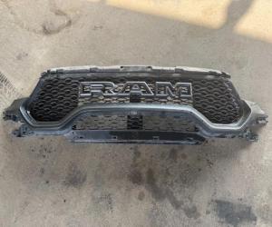 Решетка передняя Dodge Ram 1500 TRX 2021-2024 68528948AA ; 68462346AA ; 68454575AC