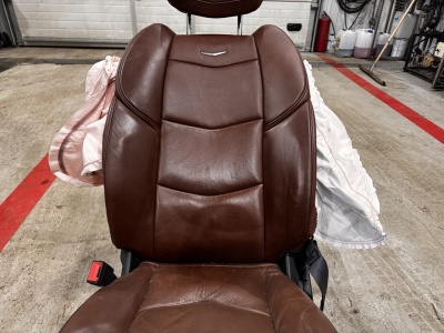 Сиденье водительское Cadillac Escalade 2016 84104753